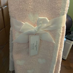 NWT Cupcakes & Cashmere baby blanket